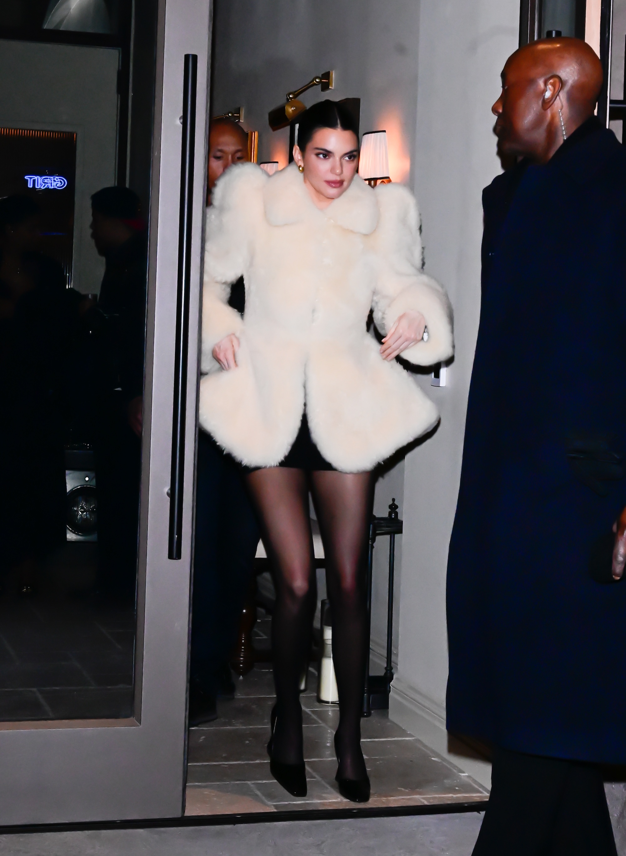 NEW YORK, NEW YORK - FEBRUARY 08: Kendall Jenner is seen in midtown  on February 08, 2025 in New York City. (Photo by Raymond Hall/GC Images)