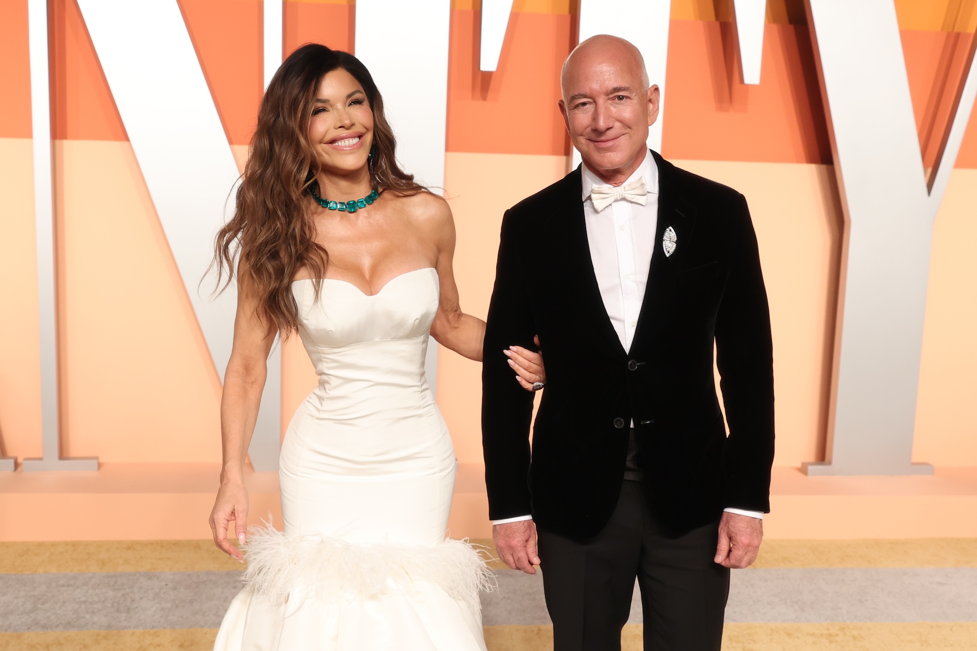 Lauren Sánchez, Jeff Bezos at the 2025 Vanity Fair Oscar Party Hosted By Radhika Jones held at Wallis Annenberg Center for the Performing Arts on March 02, 2025 in Beverly Hills, California.