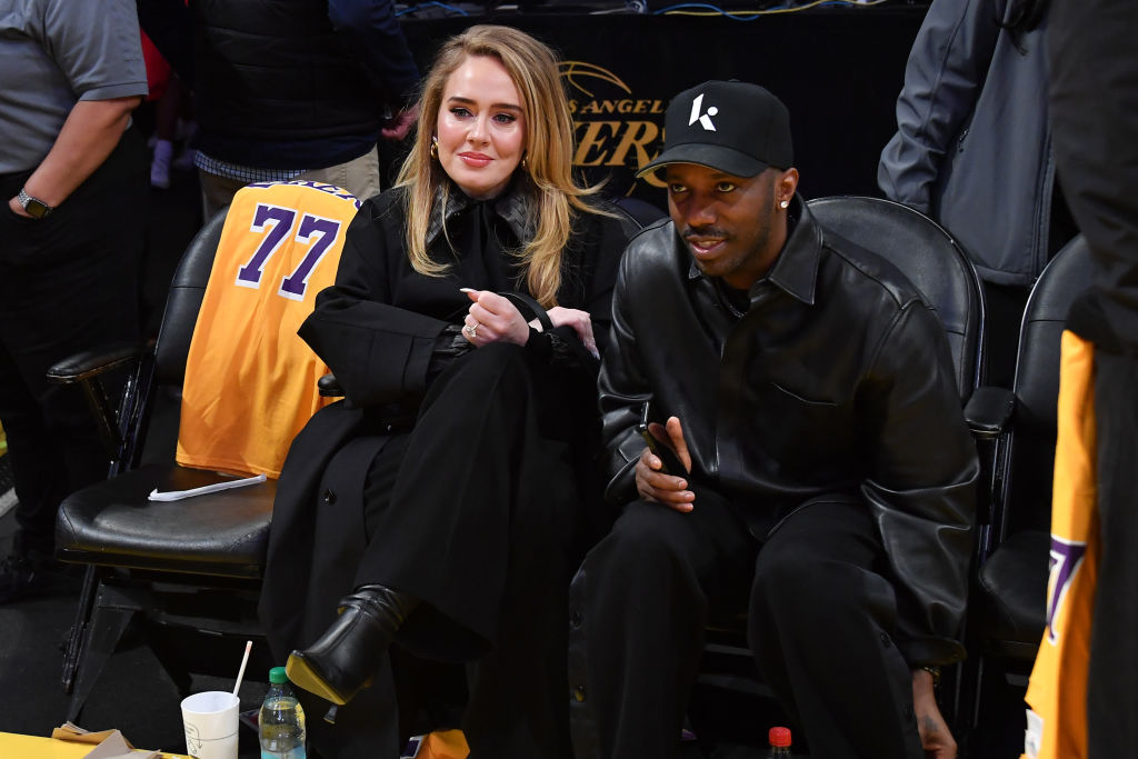 Adele and Rich Paul attend a Los Angeles Lakers game on Feb. 10, Hermès Kelly, Bottega Veneta coat